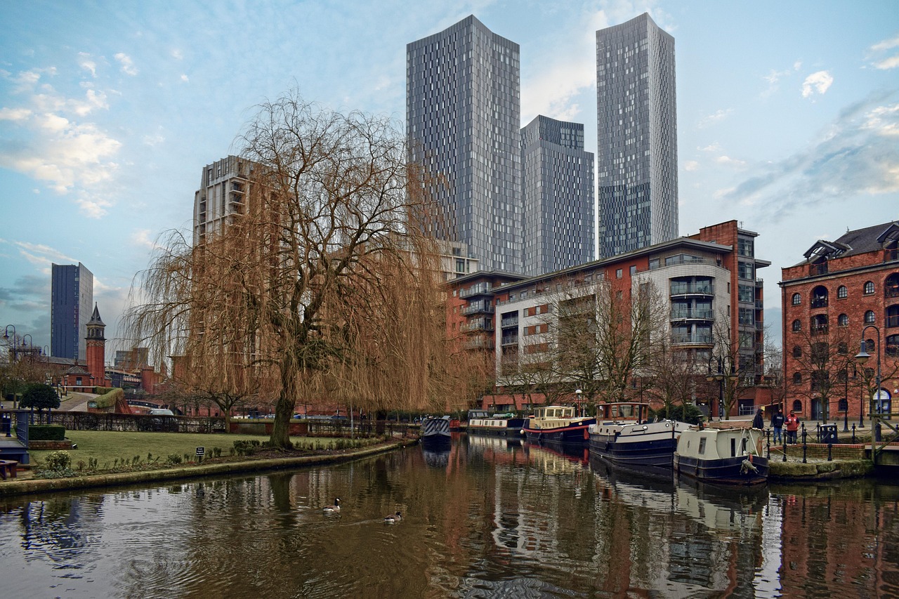 Lift servicing and maintenance in Manchester