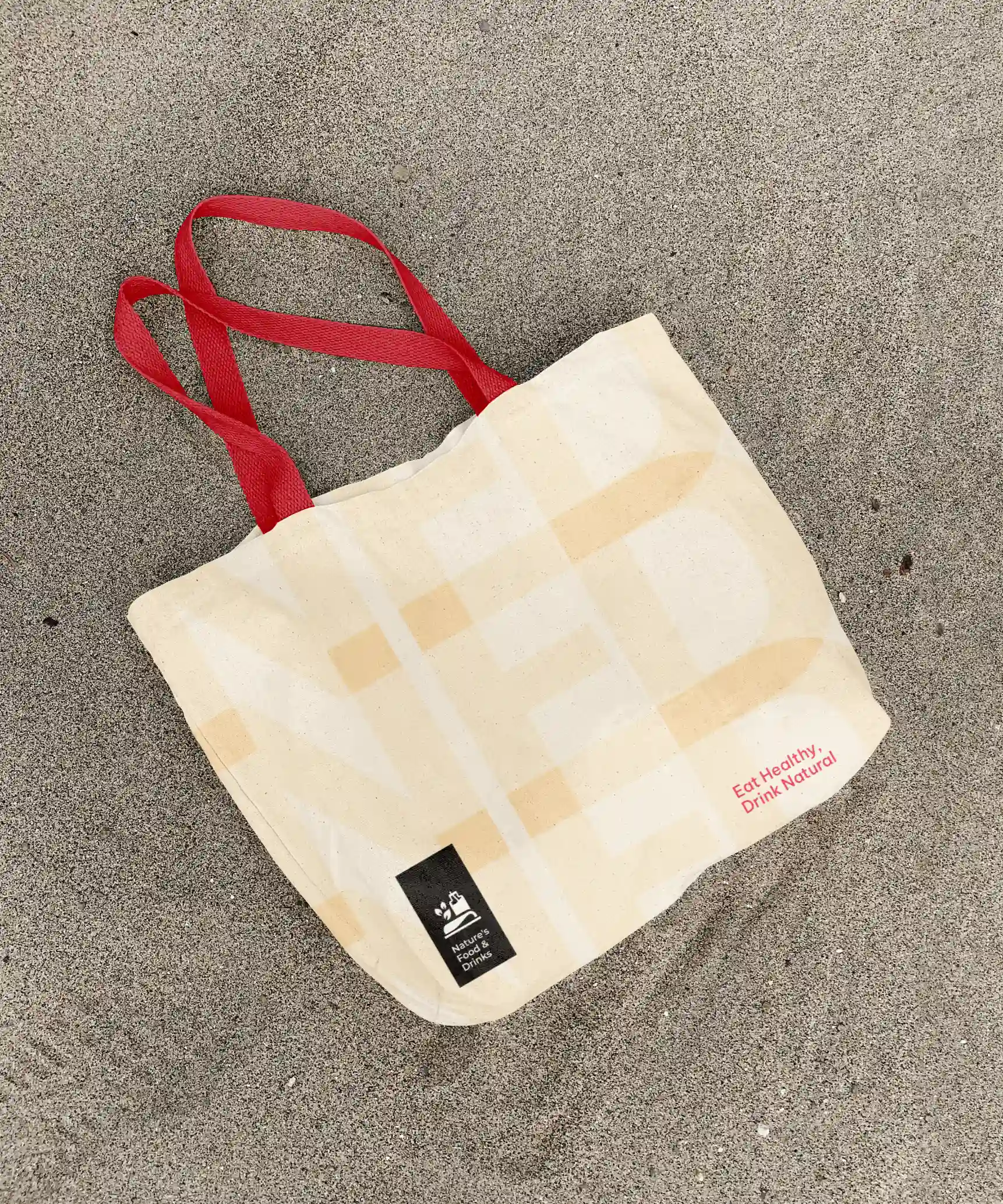 Nature's Food and Drinks Logo on Bag Mockup 001