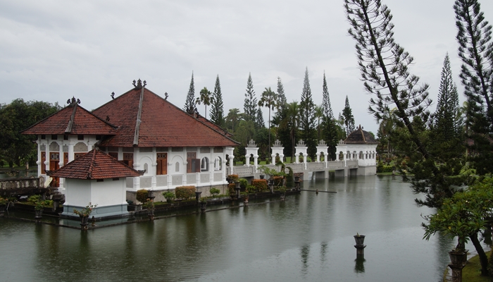 Het Paleis van Ujung