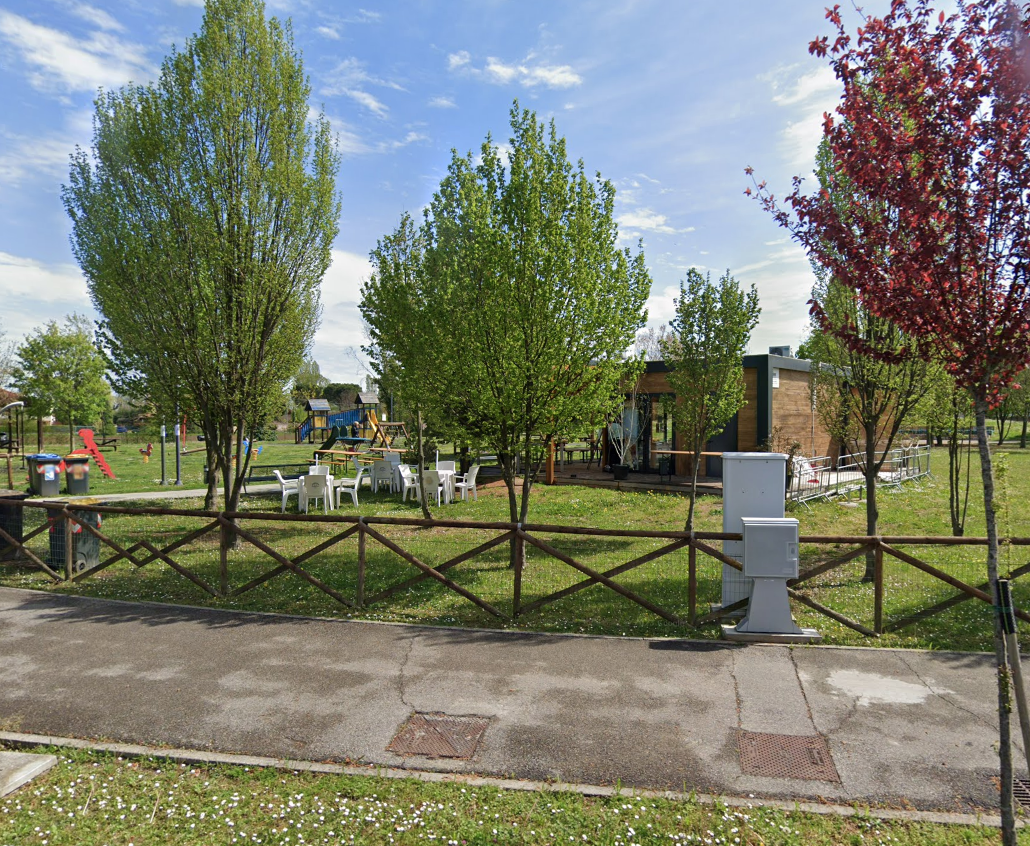 al barattolo fiorito immagine intera