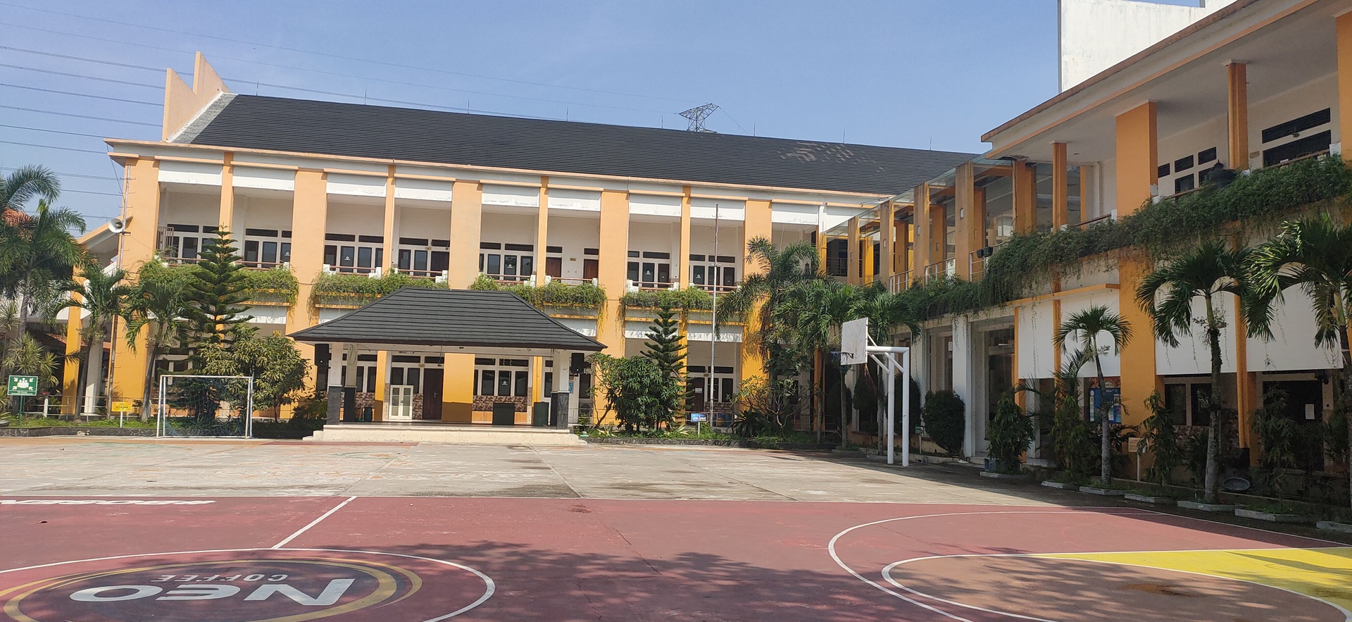 Lapangan Sekolah