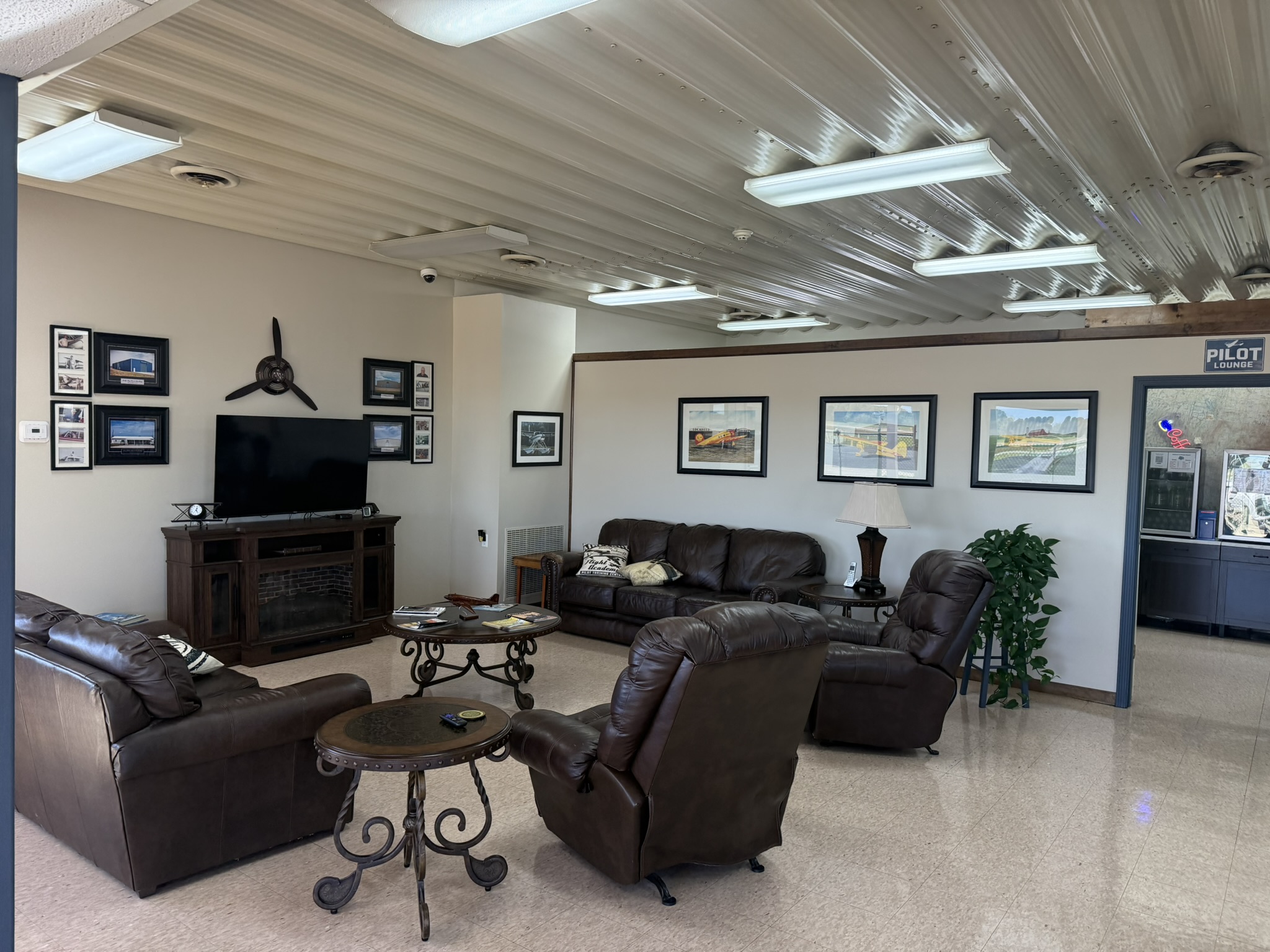 Pilot Lounge