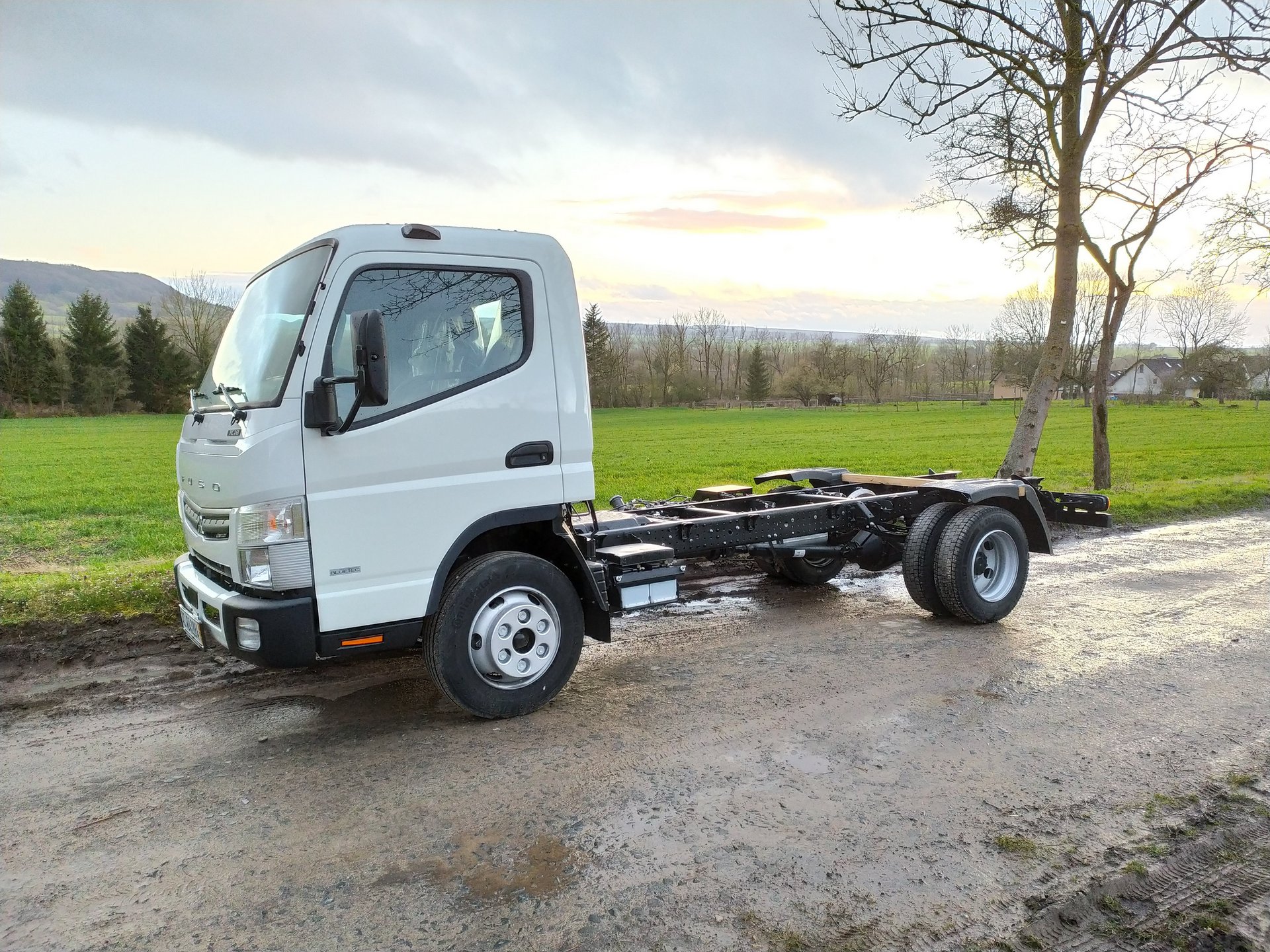 Mitsubishi Canter 7C18