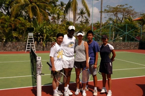 Ronald Walla with Vijay Amritraj, Angelique Widjaja and friends at the Westin Practice Courts