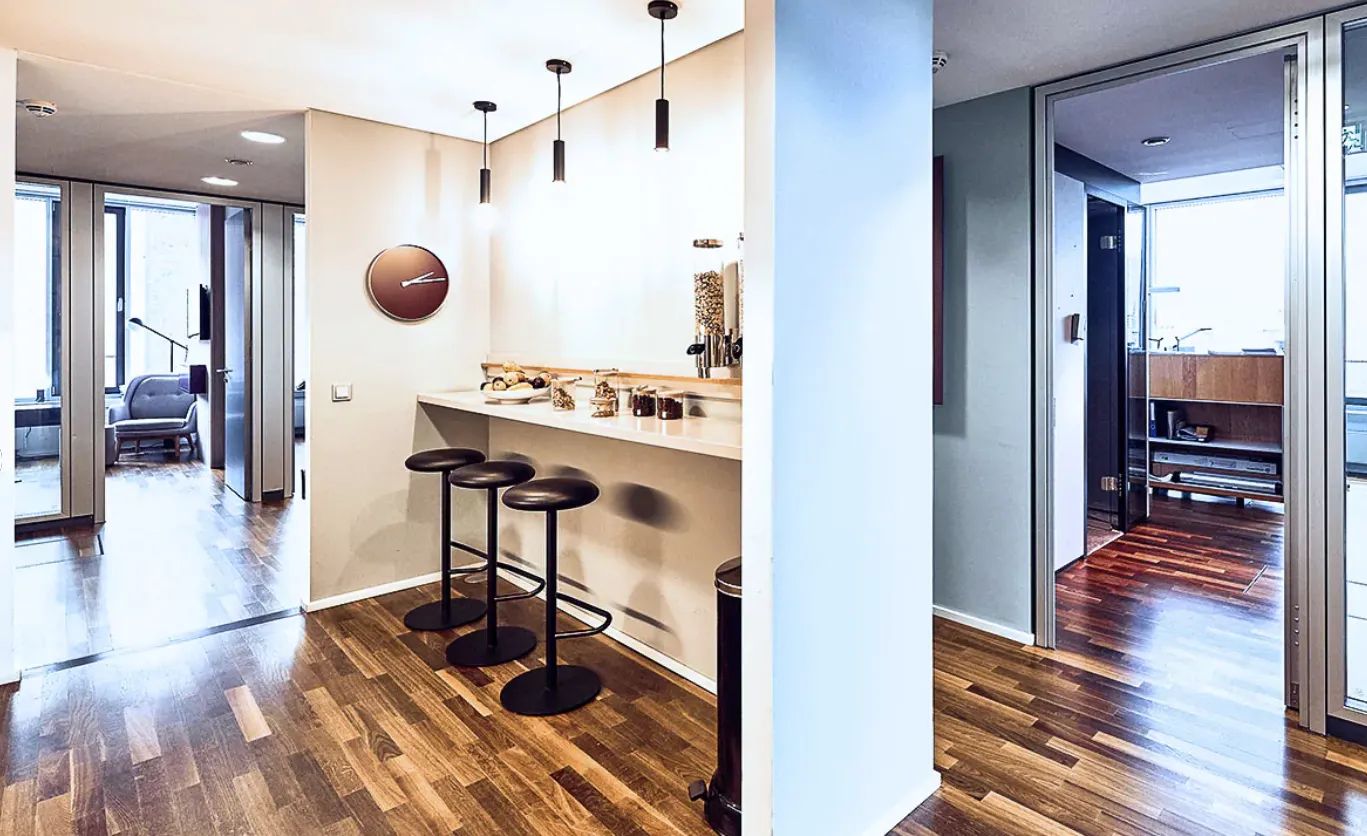 Moderne Küchenbereich von Maturus Finance