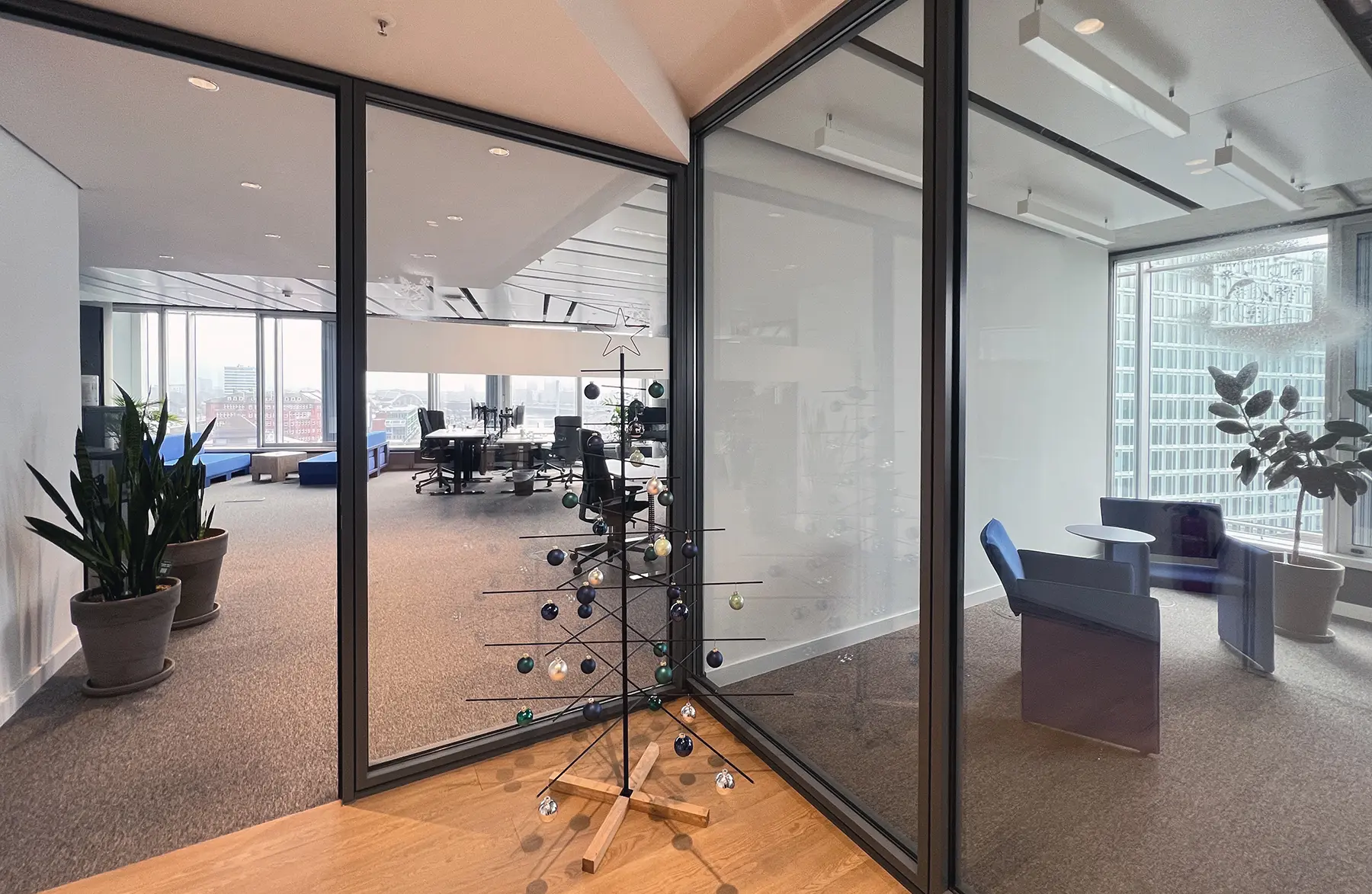 Teambüros mit Glaswänden