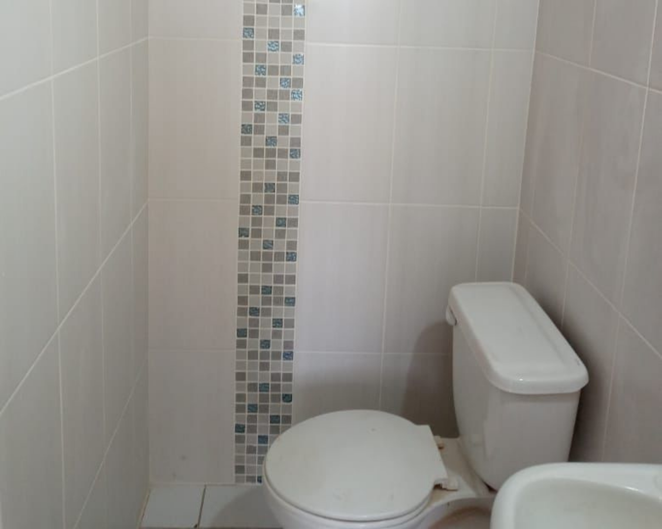 Área de lavado y secado independiente en terraza, departamento en Carcelén 85 metros cuadrados.