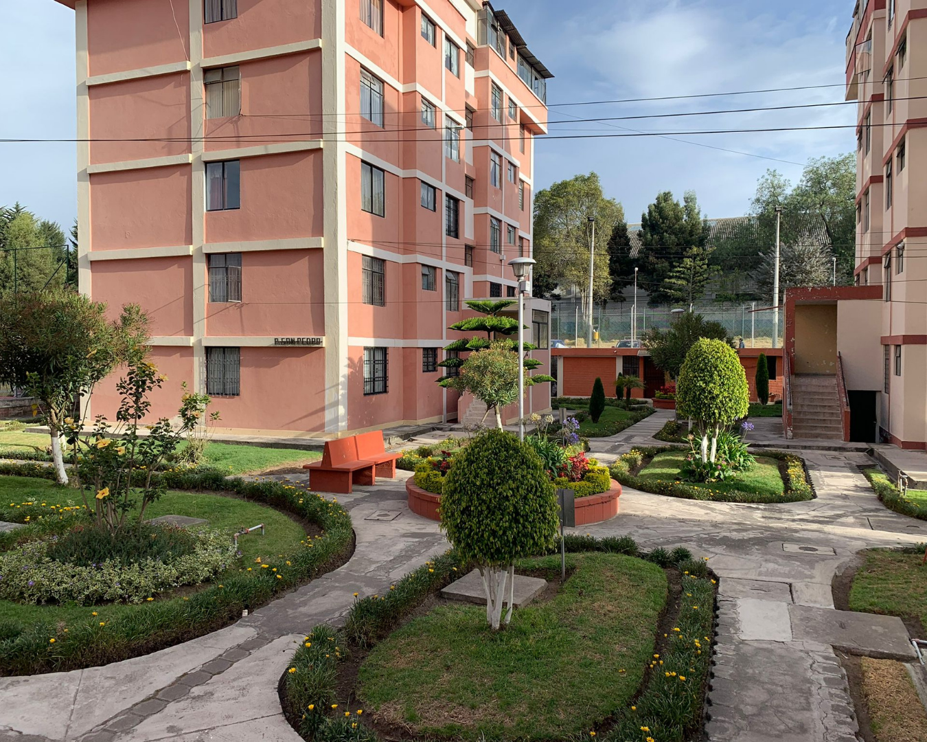 Departamento de 85 m2 en venta en Carcelén, 2 dormitorios y estudio, sector Supermaxi - URUZ Inmobiliaria.
