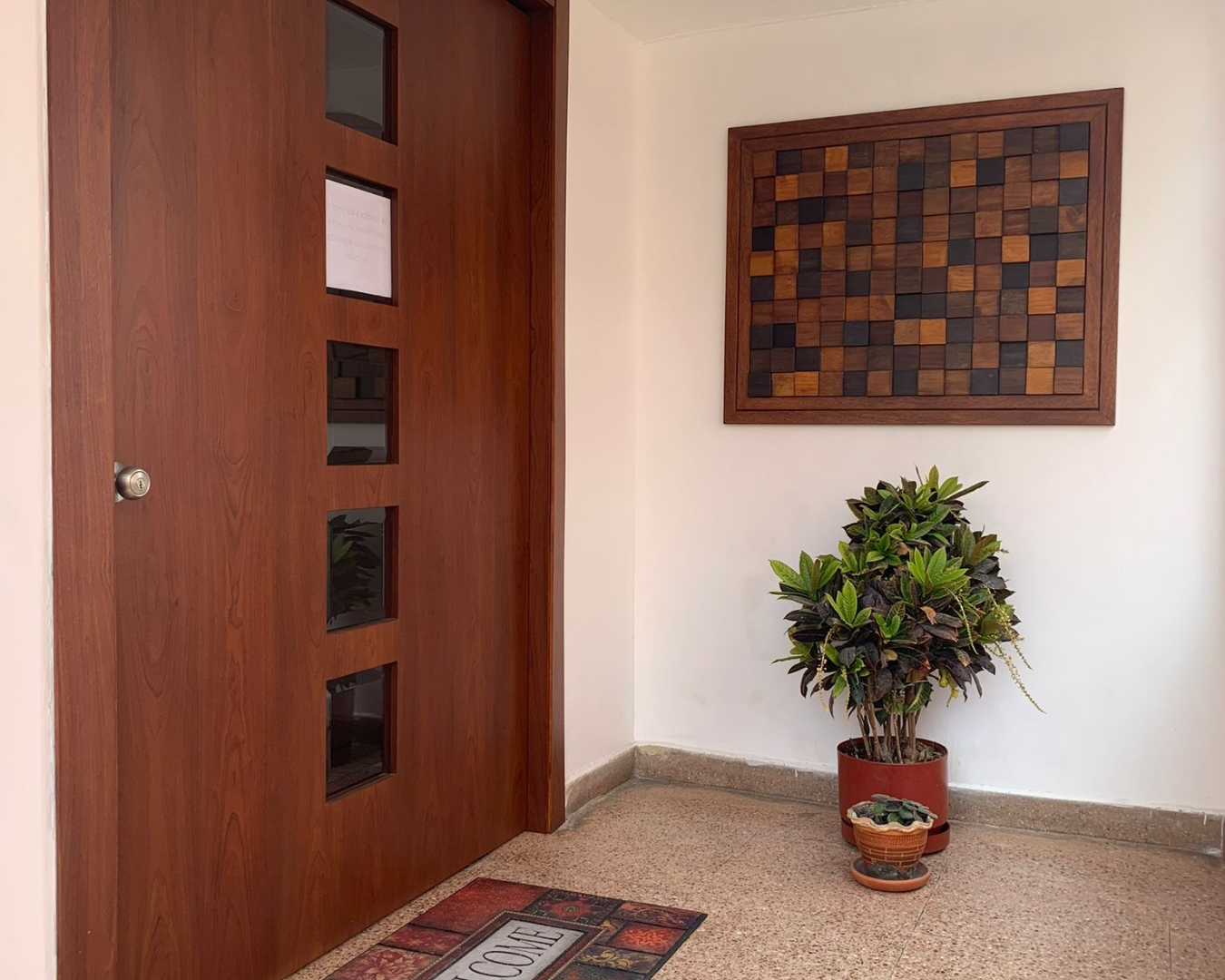 Departamento de 85 m2 en venta en Carcelén, 2 dormitorios y estudio, sector Supermaxi - URUZ Inmobiliaria.