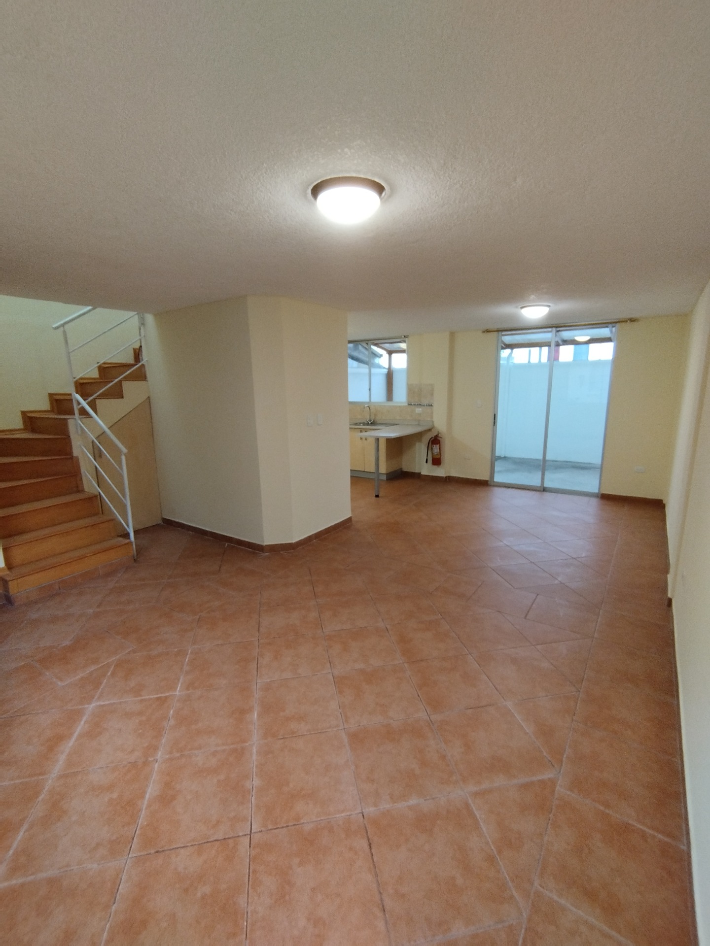 Casa en venta en Conjunto Tierra del Sol, Calderón, 80m2 con parqueadero - URUZ Inmobiliaria.