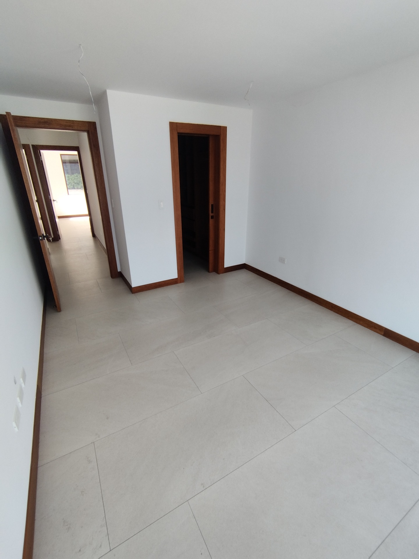 Área de Coworking y Kitchen Place en edificio cosmopolita Luciê, ideal para inversión en suites y Apartstudios.