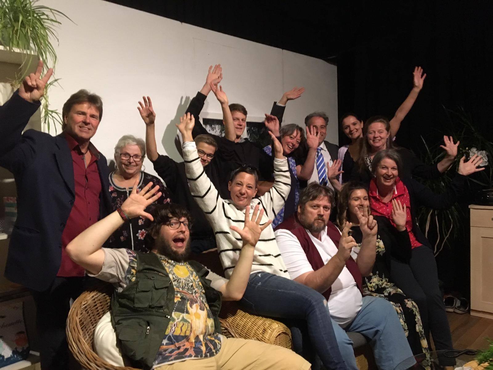 Die Honischer Theater Blechkatzen