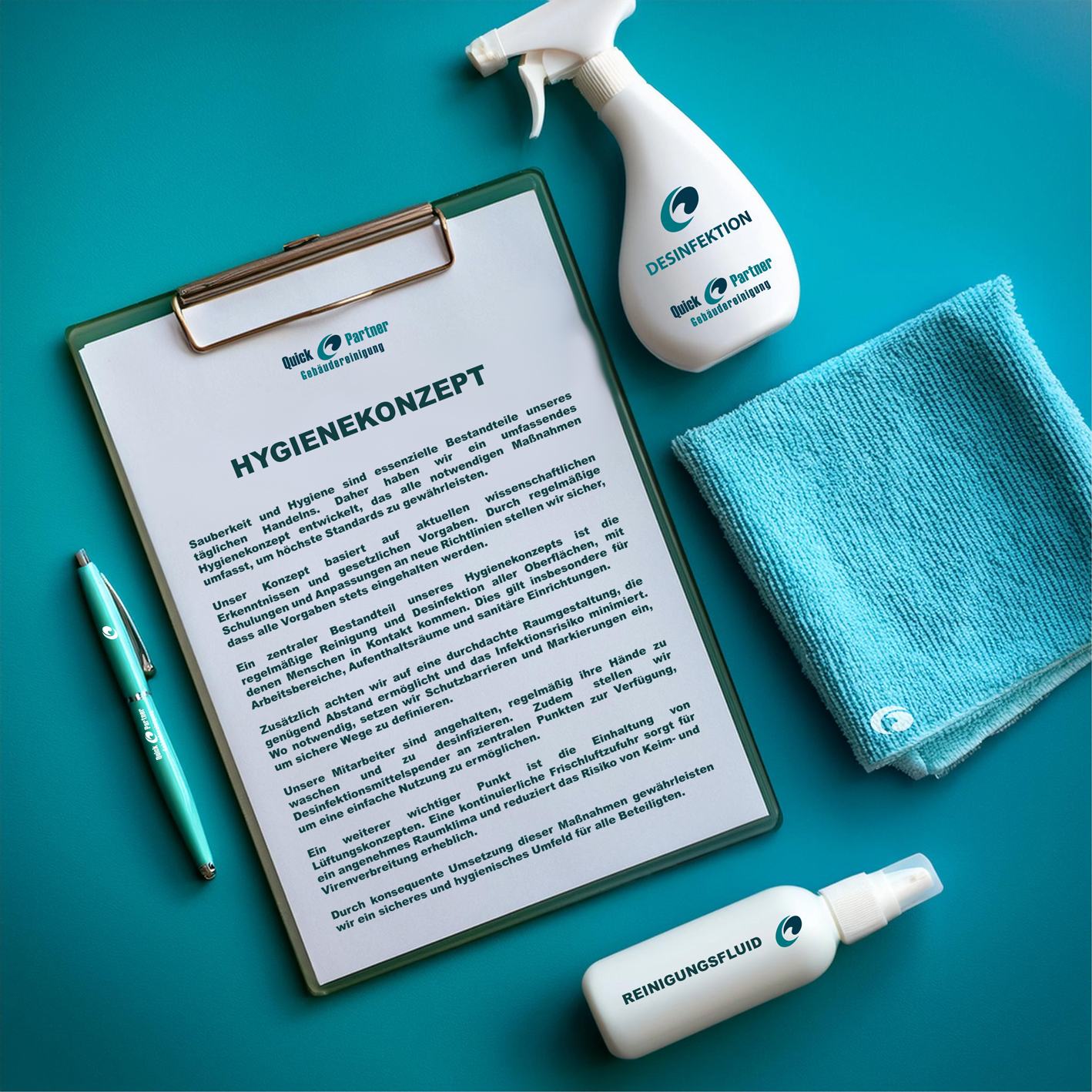 Hygienekonzept auf einem Klemmbrett mit Reinigungsmitteln