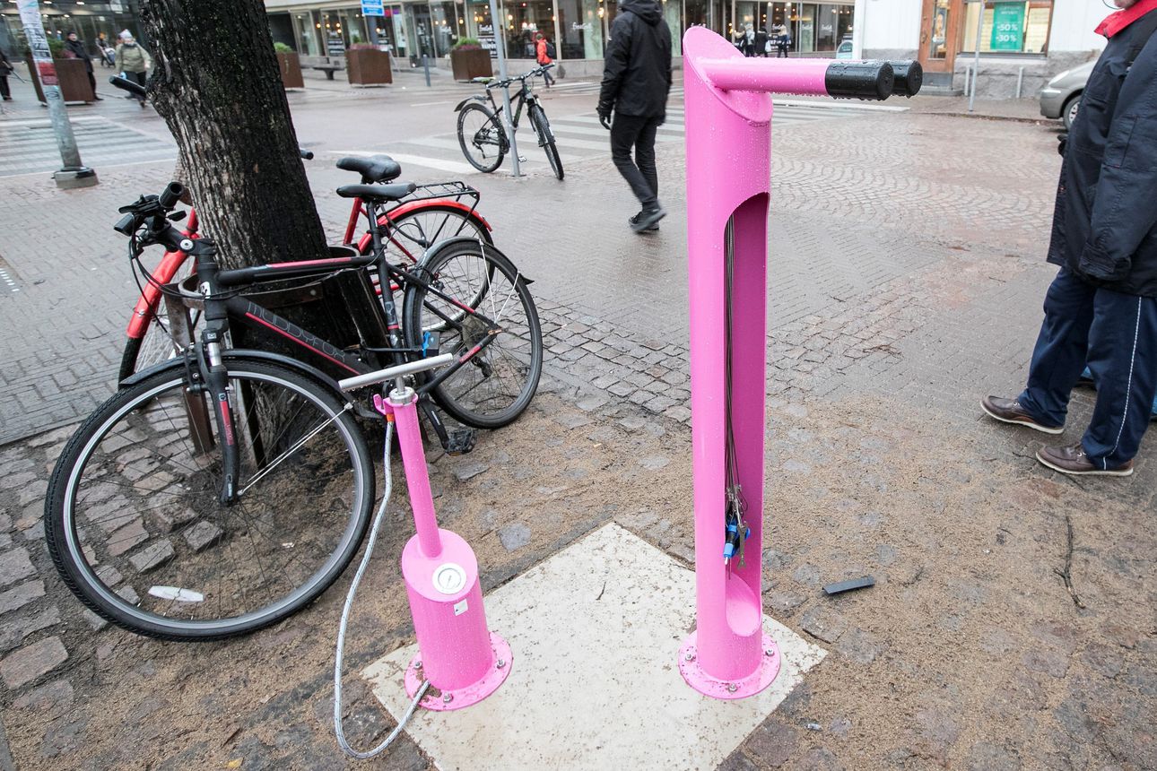 Bicycle repair station near Valkea in Oulu