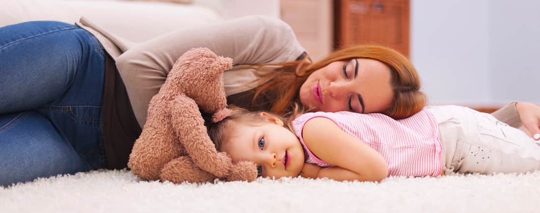 Sensation agréable d'un chauffage au sol électrique infrarouge