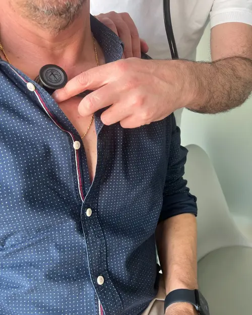 oscultar batimento cardiaco