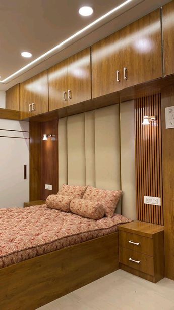 lit posé moderne en bois massif