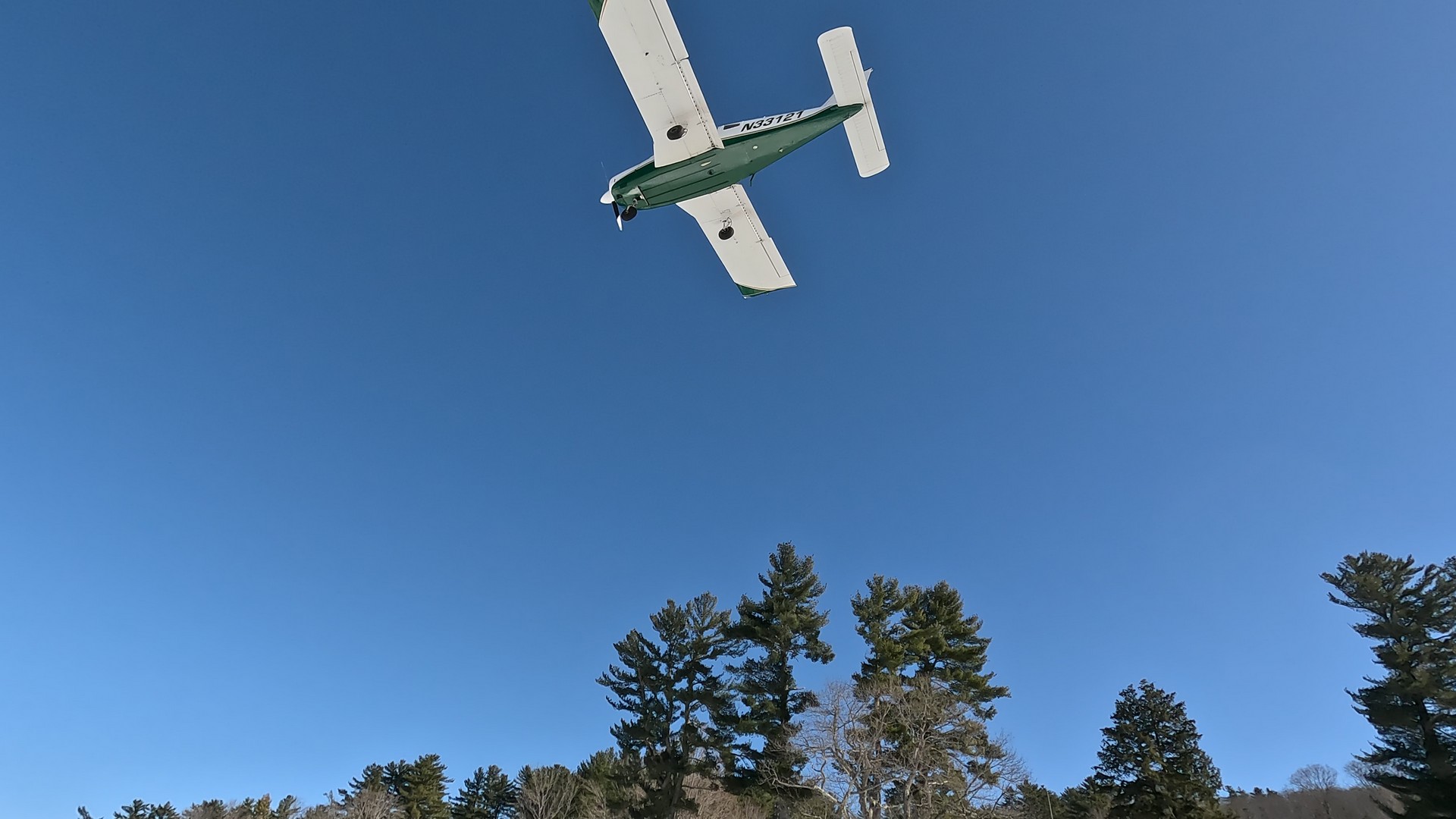Piper Archer Landing Alton Bay, NH