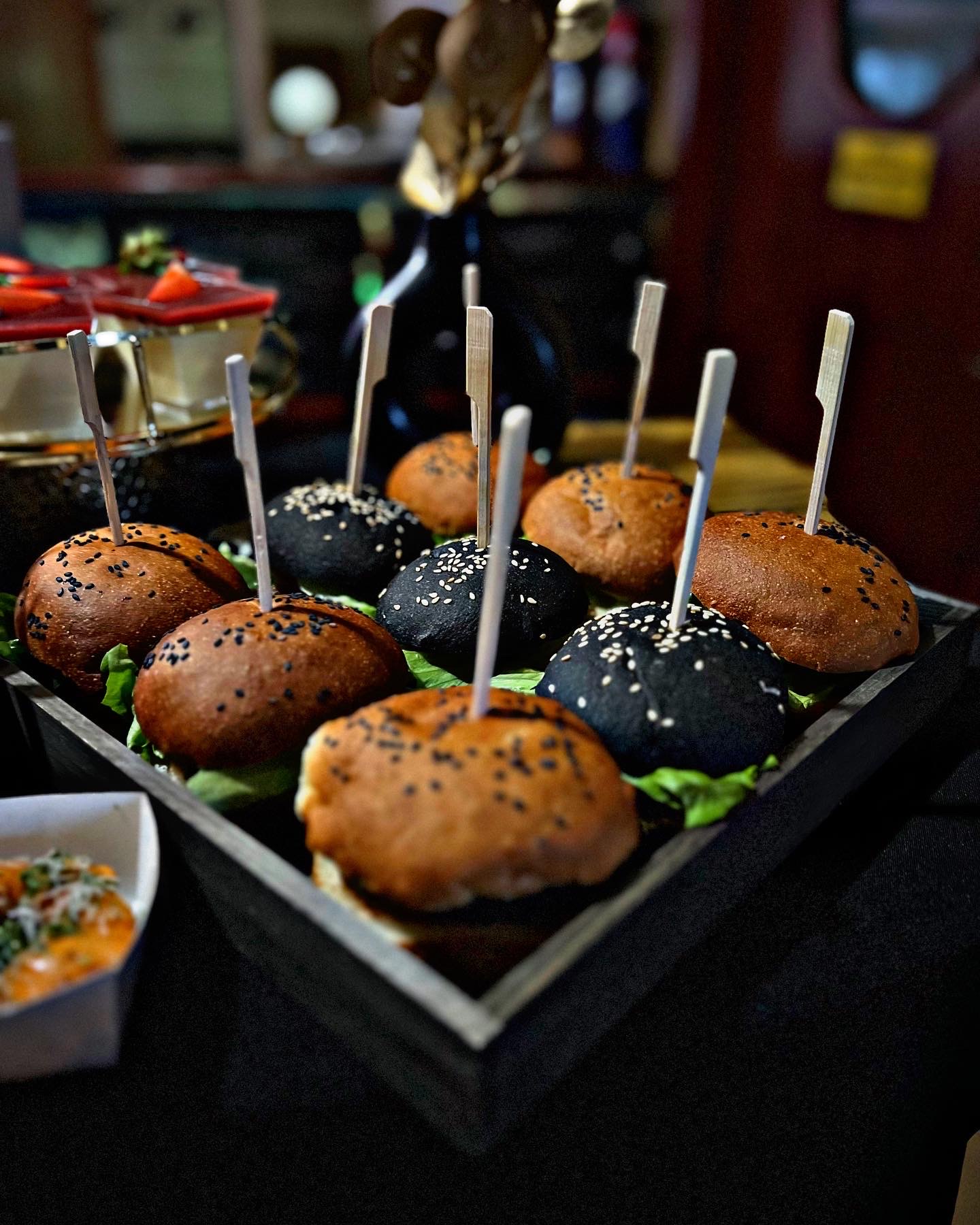 PRILAGODLJIVOST IN PREDANOST