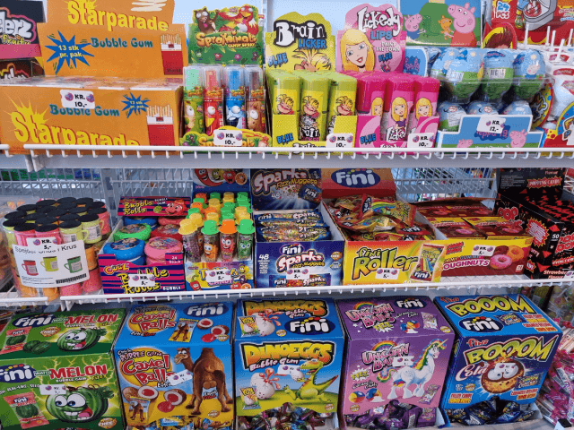 Hylder med campingslik