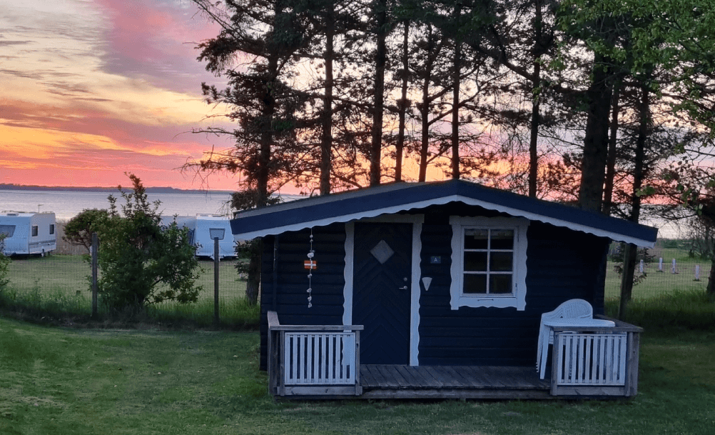 solnedgang ved minihytte