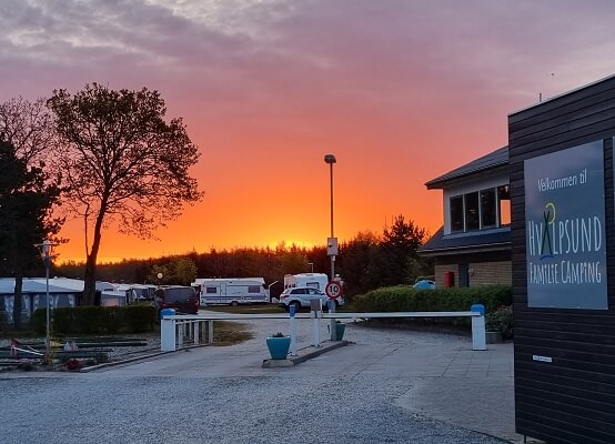 Solopgang ved bommen