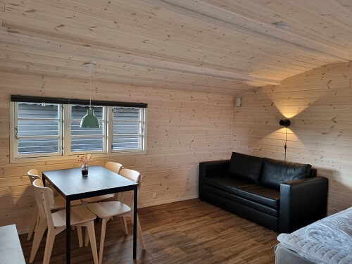 Esstisch in der Minihütte