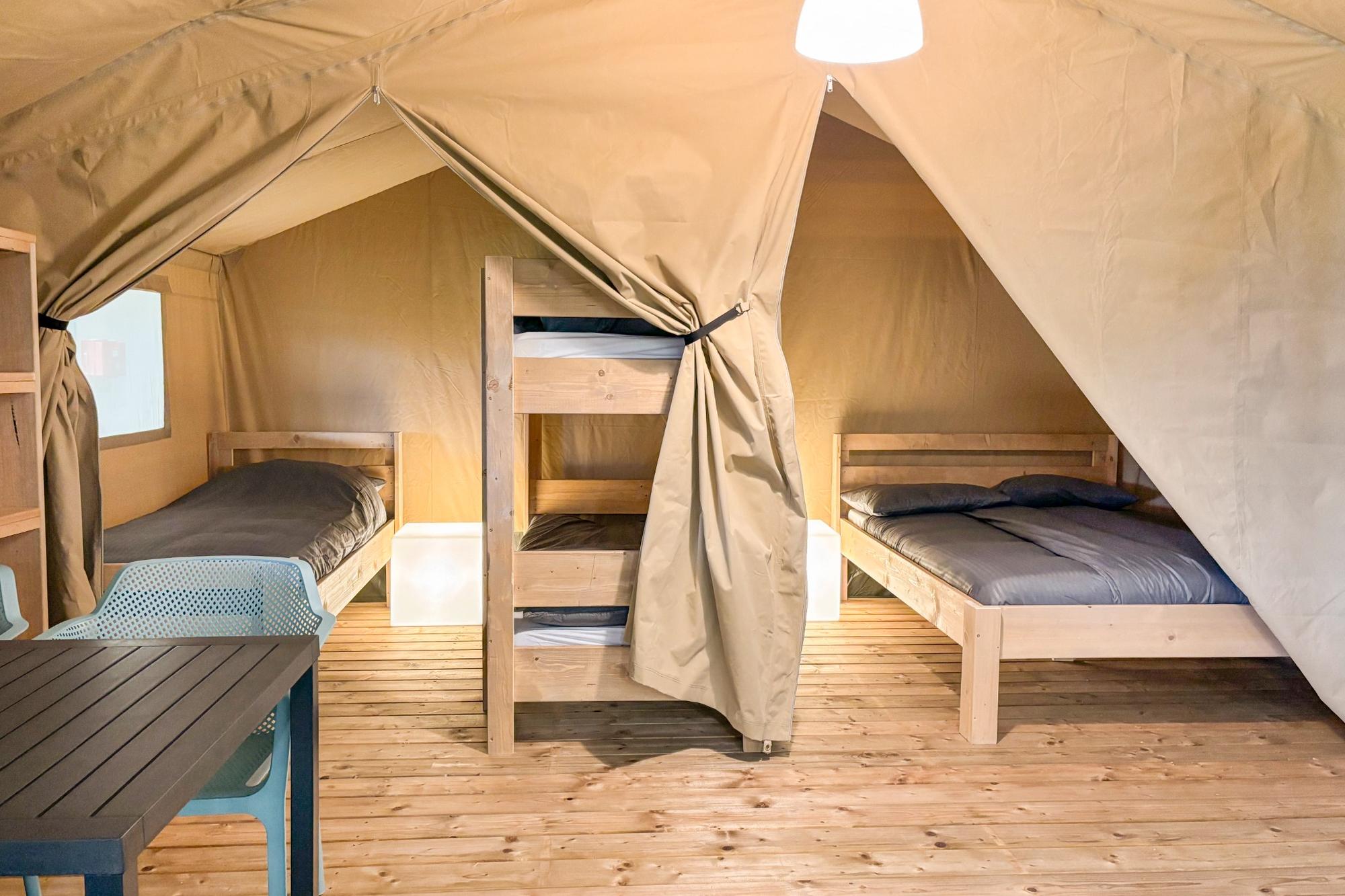 Spisebord i minihytte