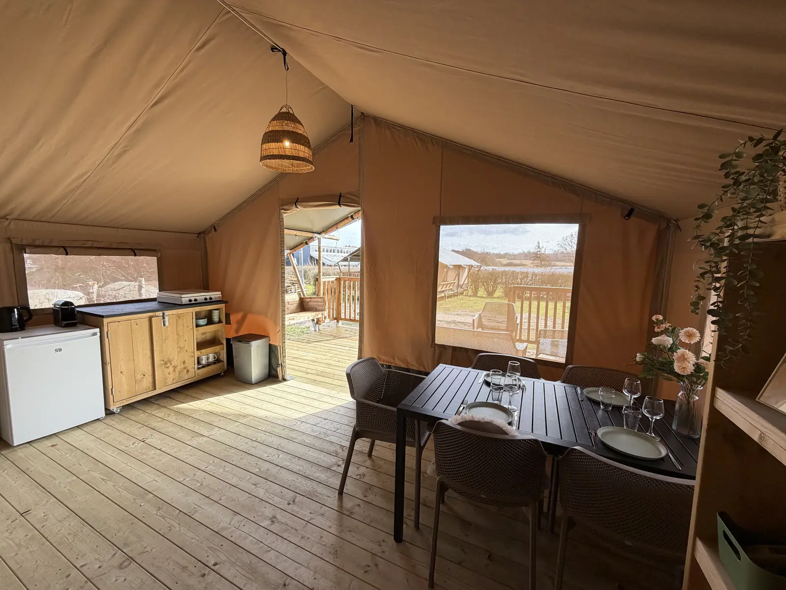 solnedgang ved minihytte