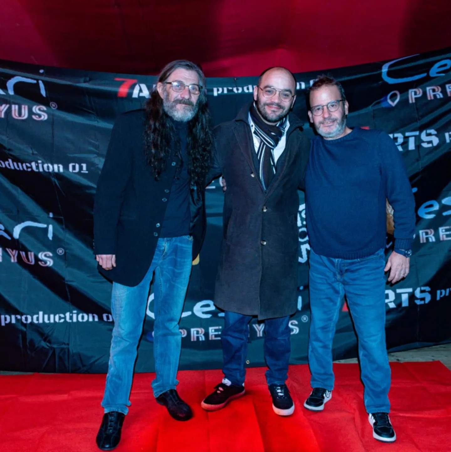 Sébastien Favette avec Mickaël Foisset et Laurent Graziano à l'avant-première de la série CESARI, acteur et producteur français lors d'un événement cinéma en janvier 2025.
