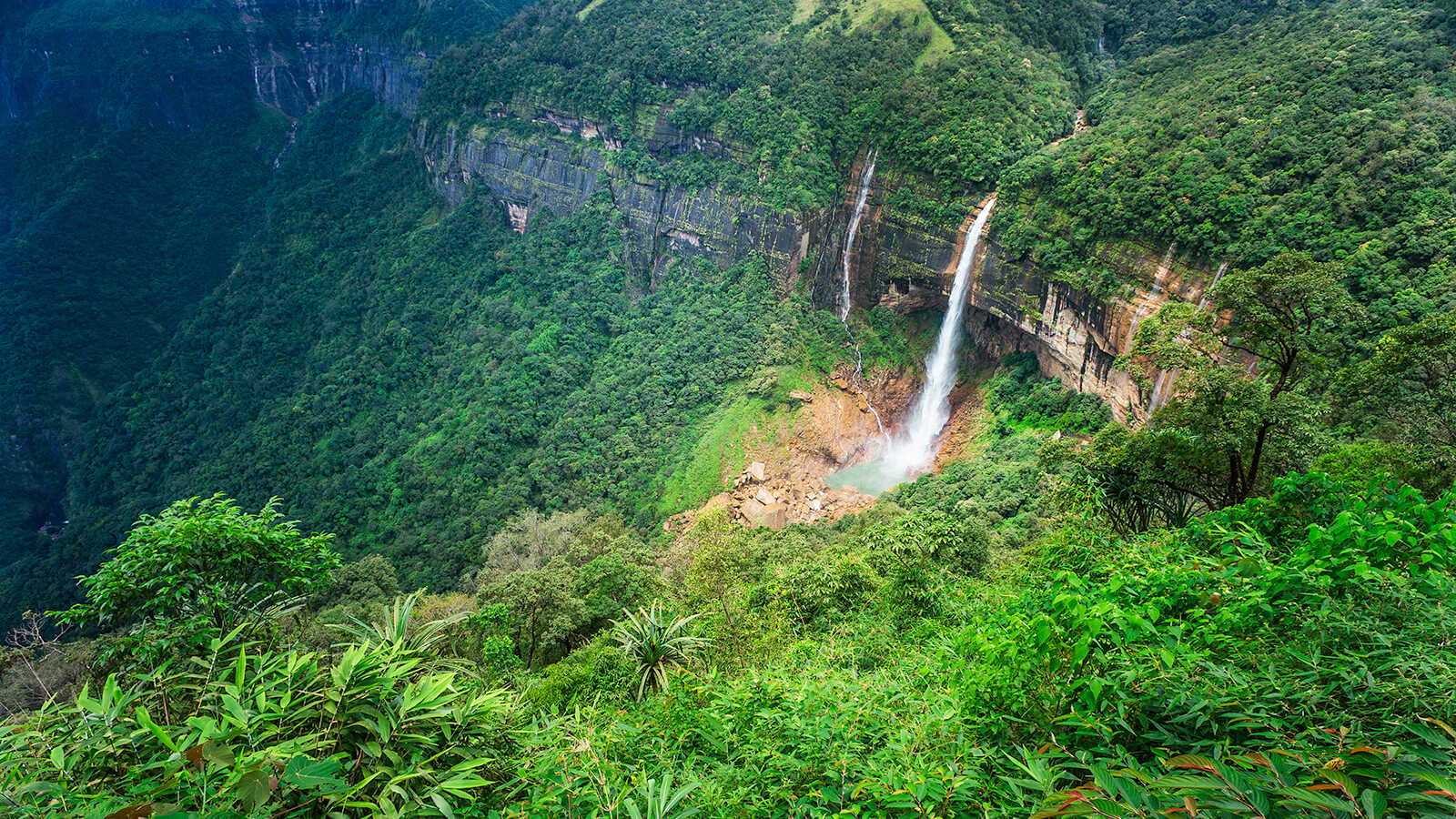 Nokhalikai Falls - Shillong Travel and Tourism
